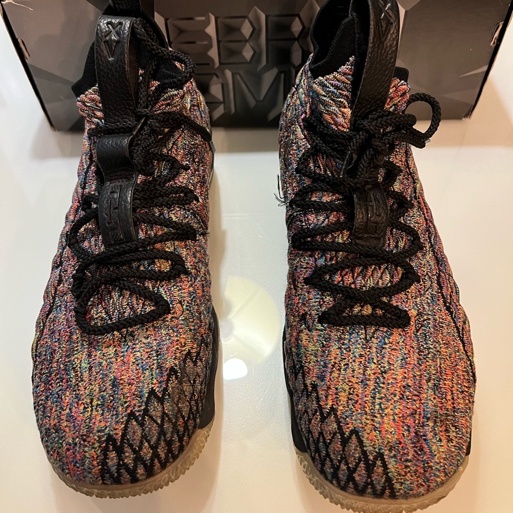 Nike Lebron XV